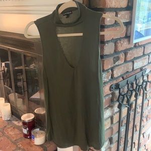 Express sleeveless tee